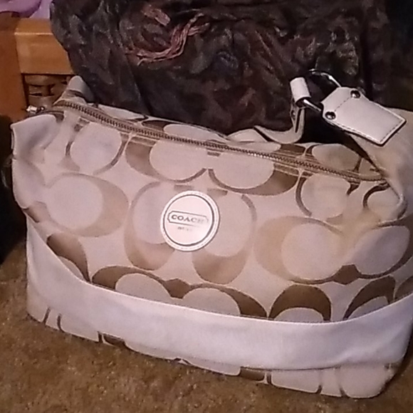 Coach Handbags - 🍀NWOT Coach Hobo Cream Signature Purse